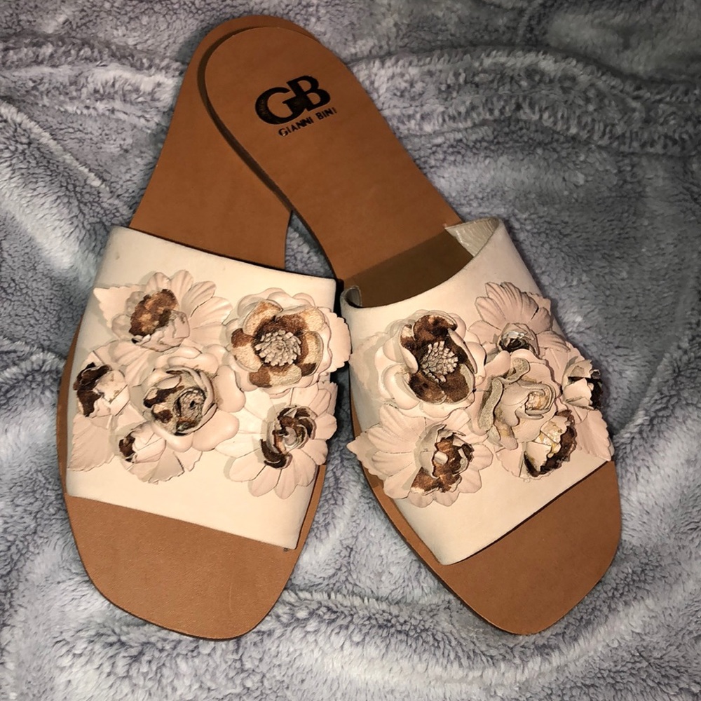 Gianni Bini Charisma Sandal size 9